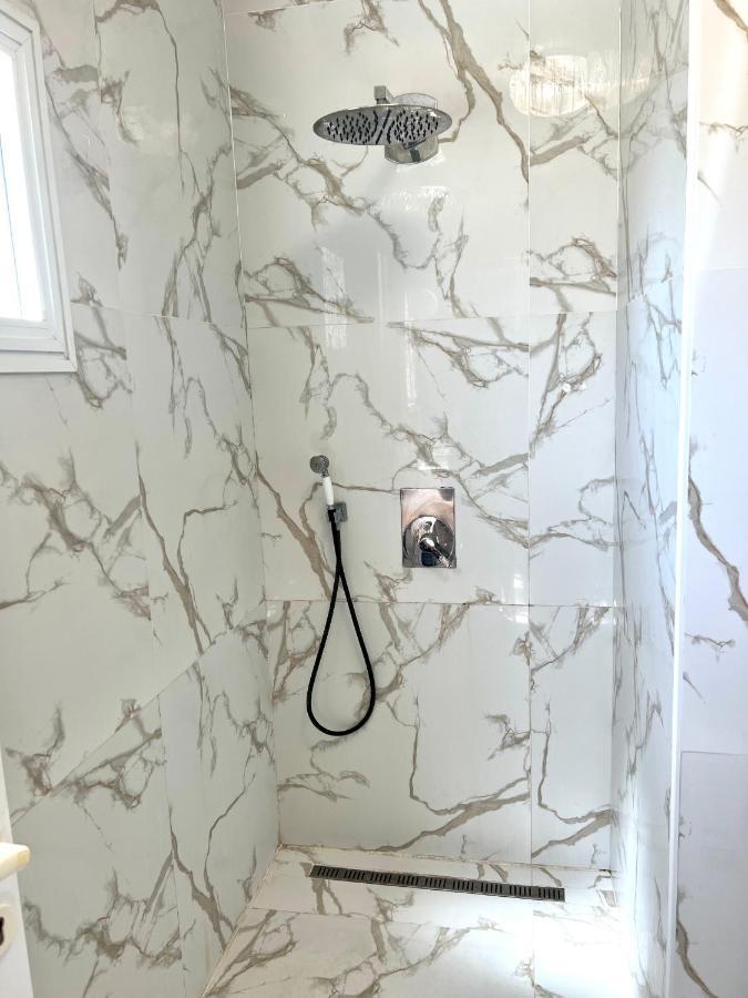 Shantell Luxury Apartment 네타니아 외부 사진